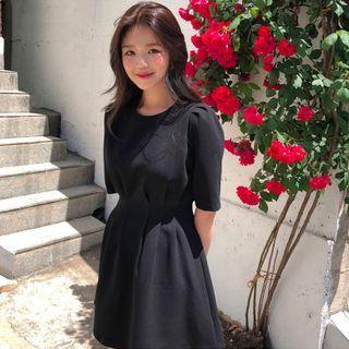 Short-sleeve Round-neck Plain Dress