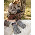 Contrast-trim Cable-knit Gloves
