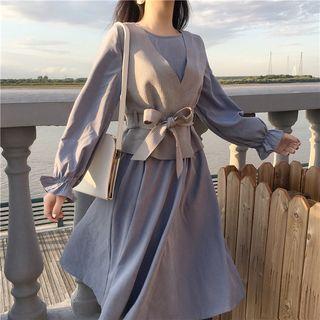 Set:plain Bell-sleeve Dress + Check Vest