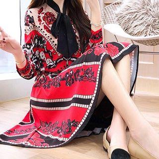 Set: Long-sleeve Patterned Top + A-line Skirt