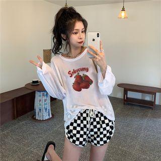 Long-sleeve Strawberry Print T-shirt / Plaid Shorts