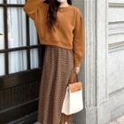 Plain Sweatshirt / Patterned Midi A-line Skirt