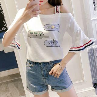Bell-sleeve Cold-shoulder Printed T-shirt