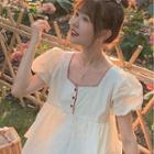 Puff-sleeve Contrast Trim Tunic Blouse