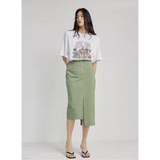 Asymmetric Slit-hem Midi Skirt