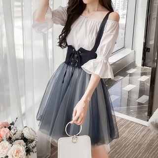 Set: Off-shoulder Top + Lace-up Jumper Skirt