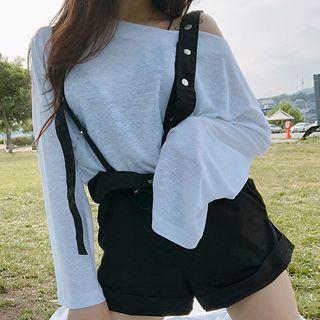 Plain Long-sleeve T-shirt / Suspender Shorts