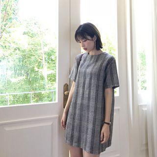 Short-sleeve Glen-plaid Shift Dress Brown - One Size