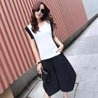 Set: Sleeveless Contrast-trim Top + Cropped Pants