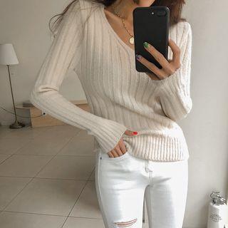 V-neck Fitted Rib-knit Top