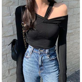 Cold-shoulder Twist T-shirt