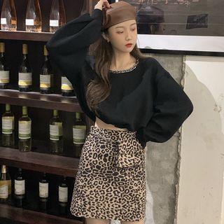 Plain Sweatshirt / Leopard Print Mini A-line Skirt / Crossbody Bag