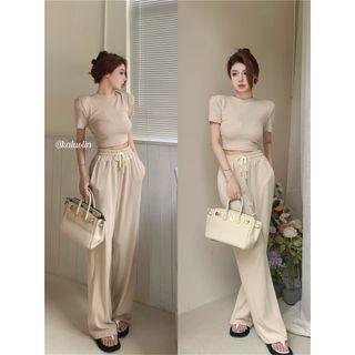 Short-sleeve Cropped Knit Top / Sweatpants