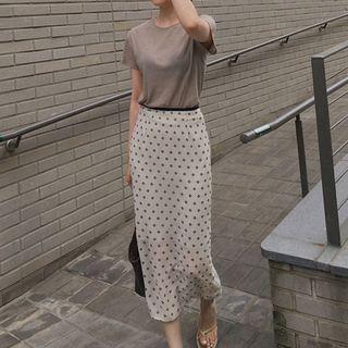 Short-sleeve T-shirt / Dotted Midi Pencil Skirt