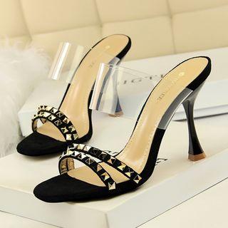 Plain Rivet Sandals