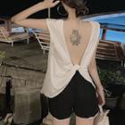Sleeveless Open Back Twisted T-shirt / Contrast Trim Shorts