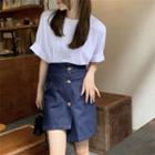 Elbow-sleeve T-shirt / Denim Skirt