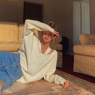 V-neck Slit-shoulder Sweater