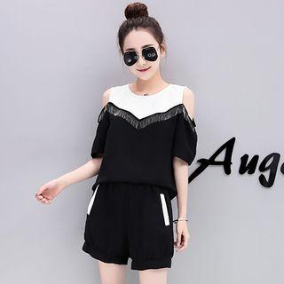 Set: Cold Shoulder Short-sleeve T-shirt + Shorts