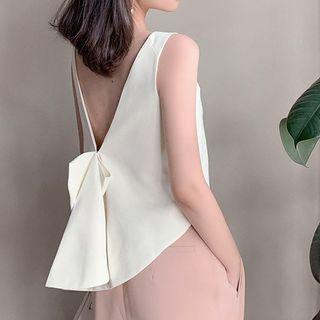 Sleeveless Open-back Blouse