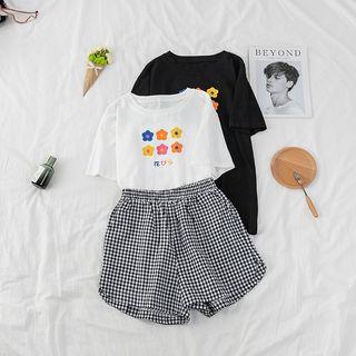 Short-sleeve Floral T-shirt / Gingham Shorts