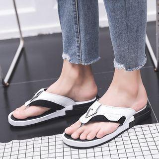 Monochrome Flip Flop