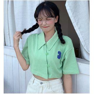 Short-sleeve Number Buttoned Cropped Top