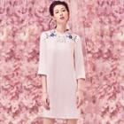 Applique 3/4-sleeve Shift Dress