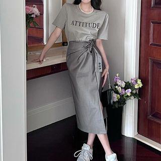 Lettering T-shirt / High Waist Midi Pencil Skirt