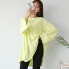 Round-neck Asymmetric-hem Loose-fit T-shirt