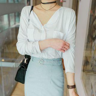 Slit-neckline Long-sleeve Dual-pocket T-shirt