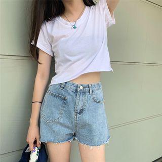 T-shirt / Demin Shorts
