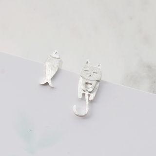 Non-matching Cat And Fish Earring