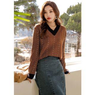 V-neck Ringer Patterned Sweater