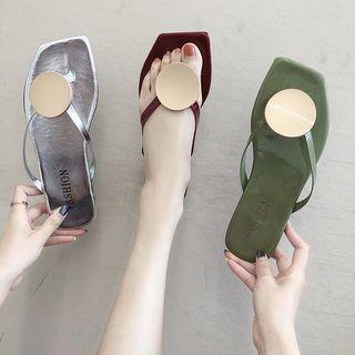 Circle Accent Flip Flop