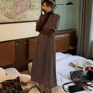 Short-sleeve Floral Printed Dress / Long-sleeve Mock Neck Plain Top