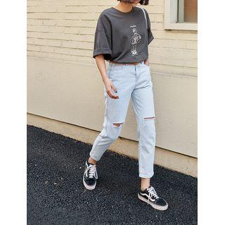 Slit-knee Stitched Tapered Jeans