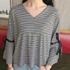 Stripe V-neck 3/4-sleeve T-shirt