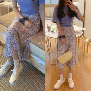 Floral Midi A-line Skirt / Short-sleeve T-shirt