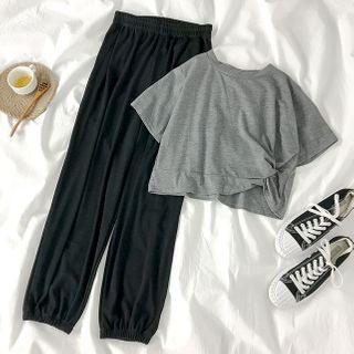 Plain Short-sleeve T-shirt / Crop Sweatpants
