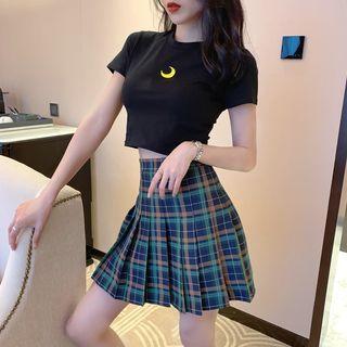 Short-sleeve Moon Print T-shirt / Plaid Mini Pleated Skirt