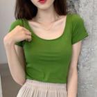 Short-sleeve Scoop Neck T-shirt / Wide-leg Pants