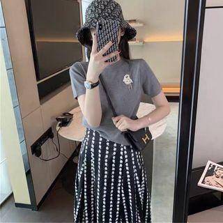 Short-sleeve T-shirt / Dotted Midi A-line Skirt / Set