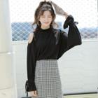 Bell-sleeve Loose-fit Crewneck Sheath Cutout Plain T-shirt