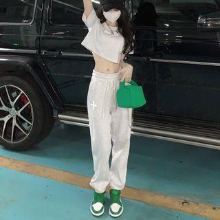 Short-sleeve Crisscross Print T-shirt / Sweatpants