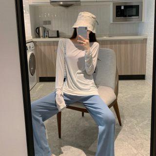 Long-sleeve Plain T-shirt / High-waist Straight Knit Pants