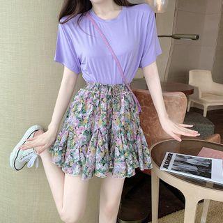 Short-sleeve Loose T-shirt / Floral Mini Skirt