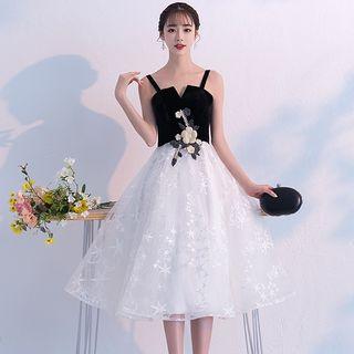 Spaghetti-strap Flower Applique Short Prom Dress