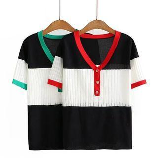 Short-sleeve V-neck Panel Knit Top