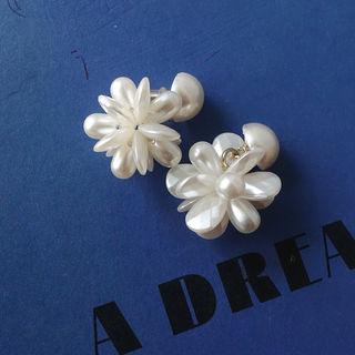 Flower Earrings Gold - One Size